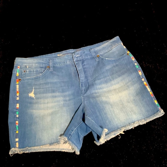 Seven7 Pants - Seven7 Womans Sz 14 Plus Cutoff Jean Shorts Stretch Pockets Denim Embroidered